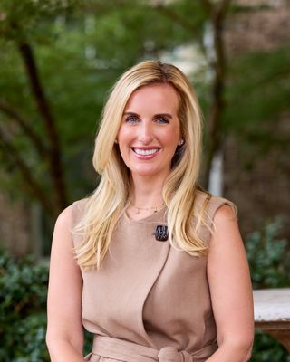 Portrait of Lauren Weil, REALTOR.